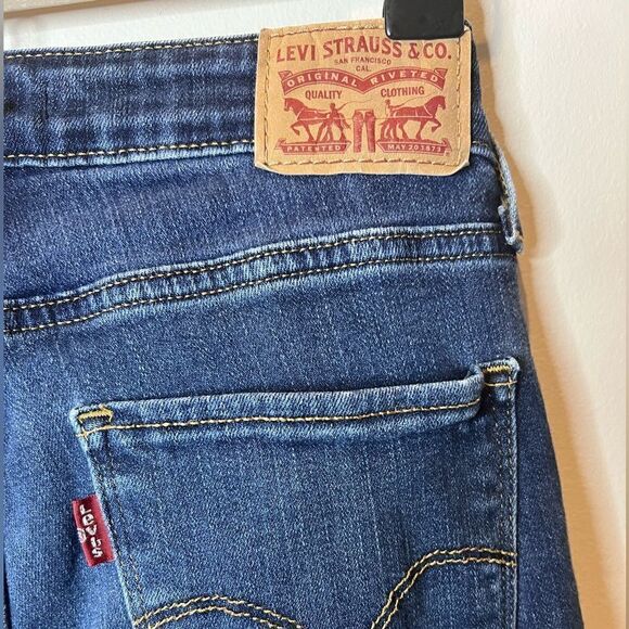 Levi’s 721 HIGH RISE SKINNY WOMEN'S JEANS size 28 - Picture 3 of 5